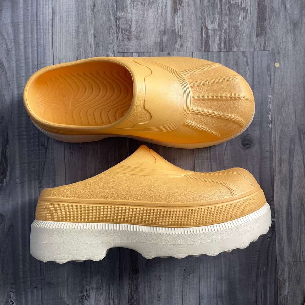 SOREL CARIBOU CLOGS